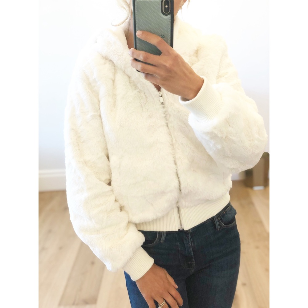 White Full Zip Up Faux Fur Hoodie - Picture 5 of 7